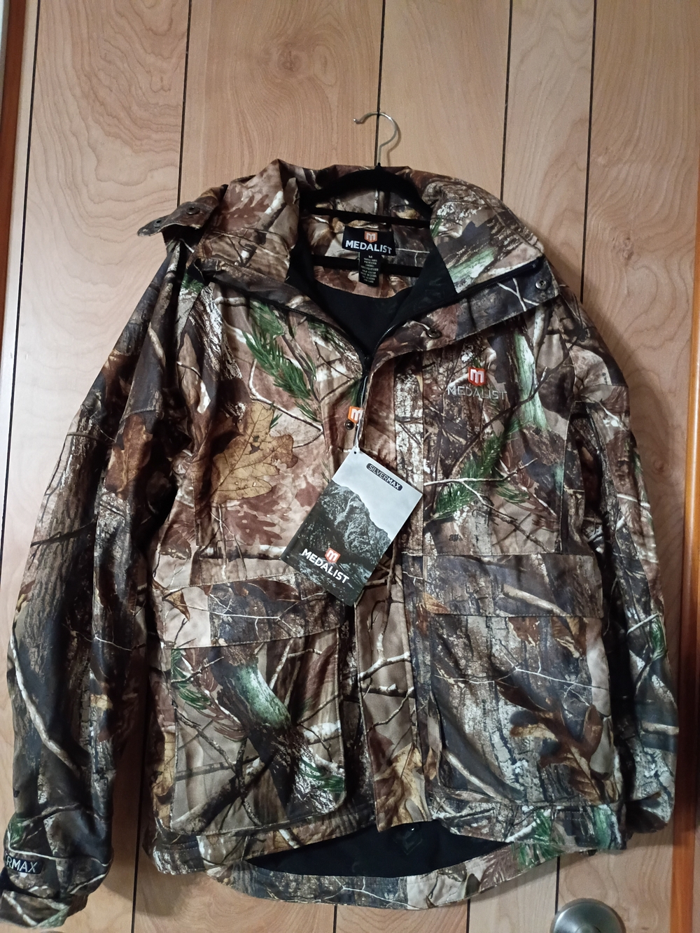 Realtree Men’s Camouflage Heavy Hunting Jacket.